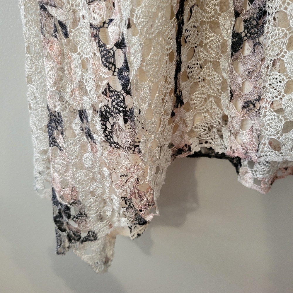Brittany Black Plus Size Vintage Cream Floral Drapey Lace Lined Top. Y2k Size 1X - Picture 6 of 9